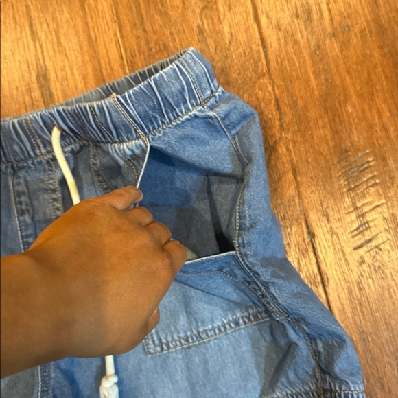 Medium BCBGeneration Blue Jean Shorts with Drawstring - Pockets in Front & Back - Picture 5 of 11